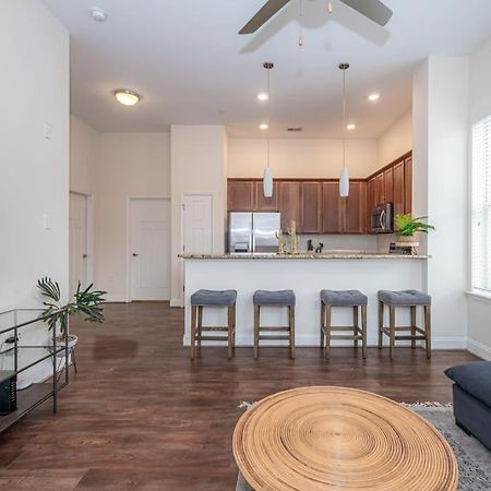Laid Back 1Br W Comfy Living Room And Bar Σάρλοτ Εξωτερικό φωτογραφία