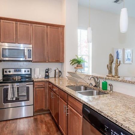 Laid Back 1Br W Comfy Living Room And Bar Σάρλοτ Εξωτερικό φωτογραφία