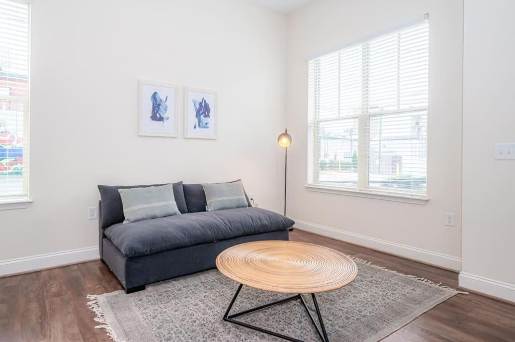 Laid Back 1Br W Comfy Living Room And Bar Σάρλοτ Εξωτερικό φωτογραφία